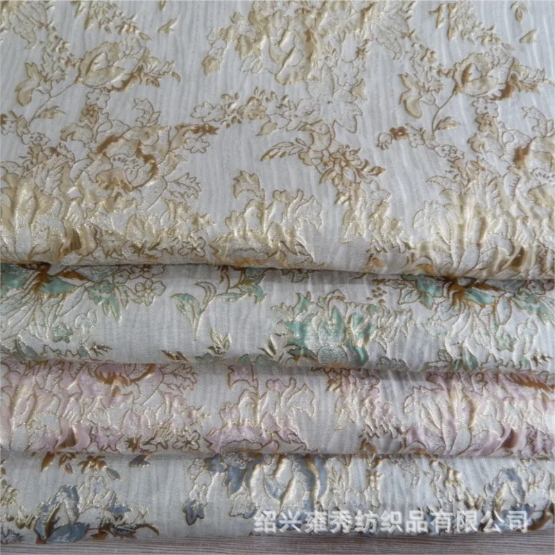 Three-dimensional wrinkled gold thread jacquard fashion fabric new clothing big
Three-dimensional wrinkled gold thread jacquard fashion fabric new clothing big