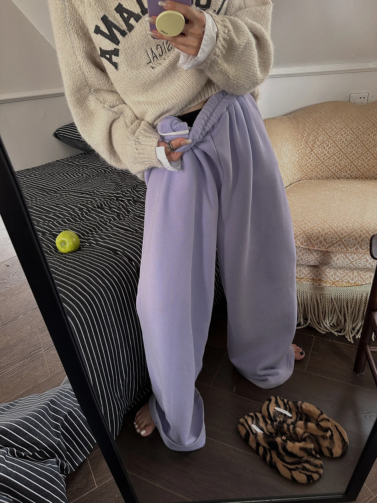 Женские повседневные брюки MOEROP с широкими штанинами на флисовой подкладке, с эластичным поясом, прямые, длинные, зимние, новинка, уличный стиль
Женские повседневные брюки MOEROP с широкими штанинами на флисовой подкладке, с эластичным поясом, прямые, длинные, зимние, новинка, уличный стиль