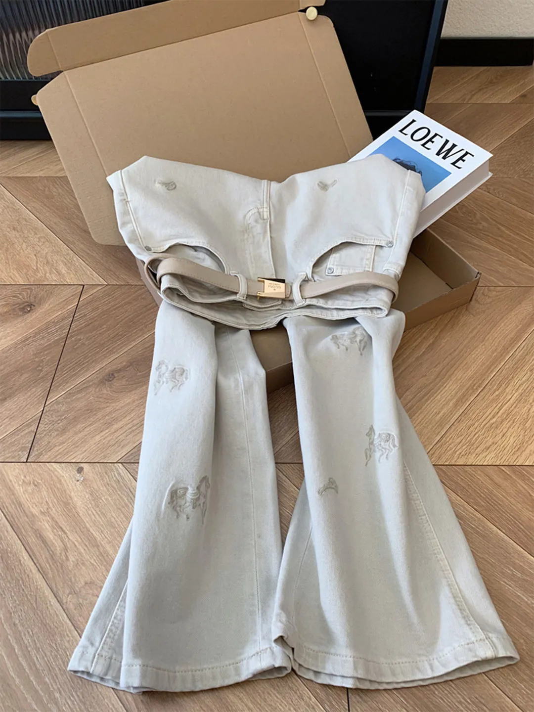 Heavy Embroidery Wide Leg Jeans Women High Waist Loose Fit Floor Length Pants Spring Fashionable Versatile Casual Commute Style
Heavy Embroidery Wide Leg Jeans Women High Waist Loose Fit Floor Length Pants Spring Fashionable Versatile Casual Commute Style
