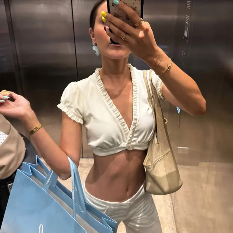 Talenza Women's White T-Shirt Sexy V-Neck High Waist Lace Patchwork Cropped Tops Vest Summer New Hot Girls Streetwear Female Top
Talenza Women's White T-Shirt Sexy V-Neck High Waist Lace Patchwork Cropped Tops Vest Summer New Hot Girls Streetwear Female Top