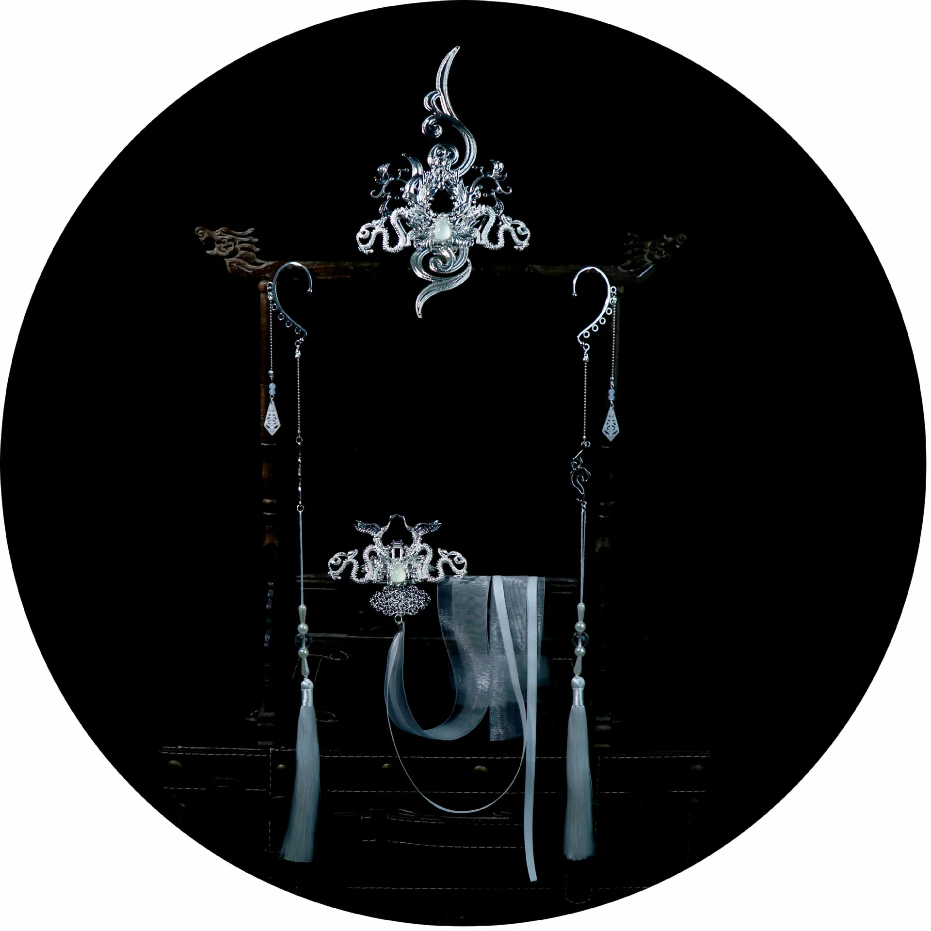 Womens Silver Plated Double Dragon And Crane Hairpin With Long Ribbon Tassel Chinese Hanfu Headwear
Womens Silver Plated Double Dragon And Crane Hairpin With Long Ribbon Tassel Chinese Hanfu Headwear