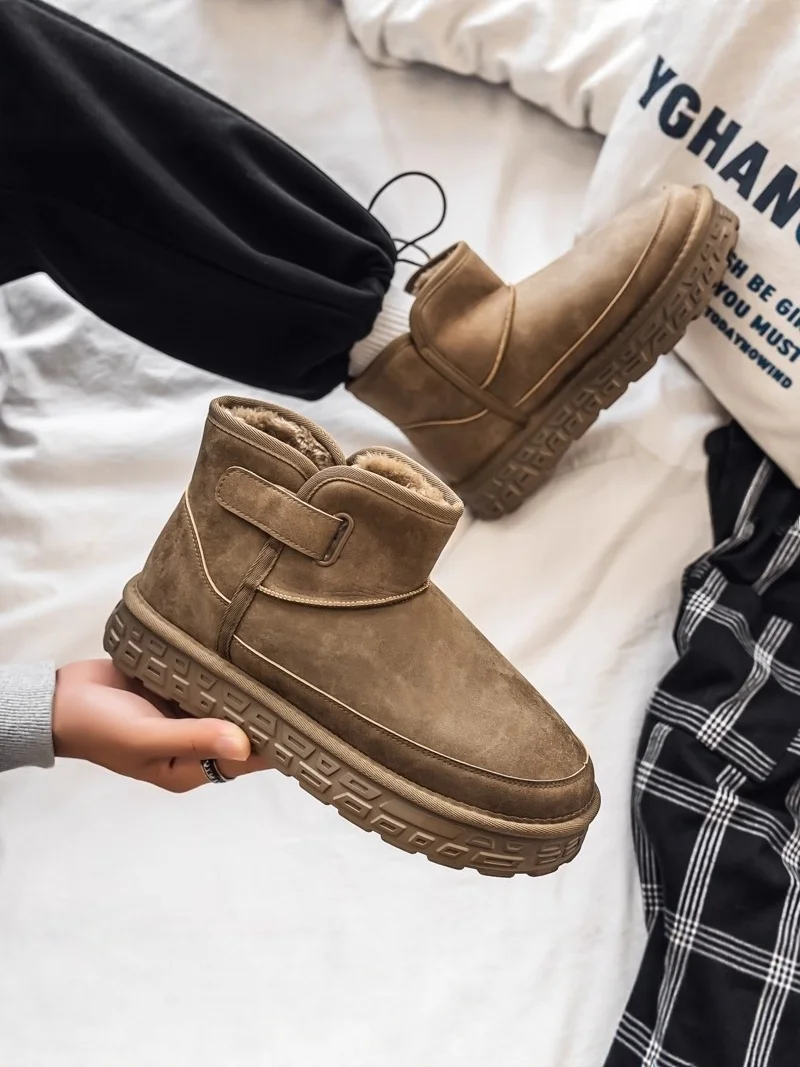 Thickened Fleece Lined Winter Snow Boots Men's Outdoor Fur Integrated Bread Style Casual Short Boot Low Heel round Toe
Thickened Fleece Lined Winter Snow Boots Men's Outdoor Fur Integrated Bread Style Casual Short Boot Low Heel round Toe