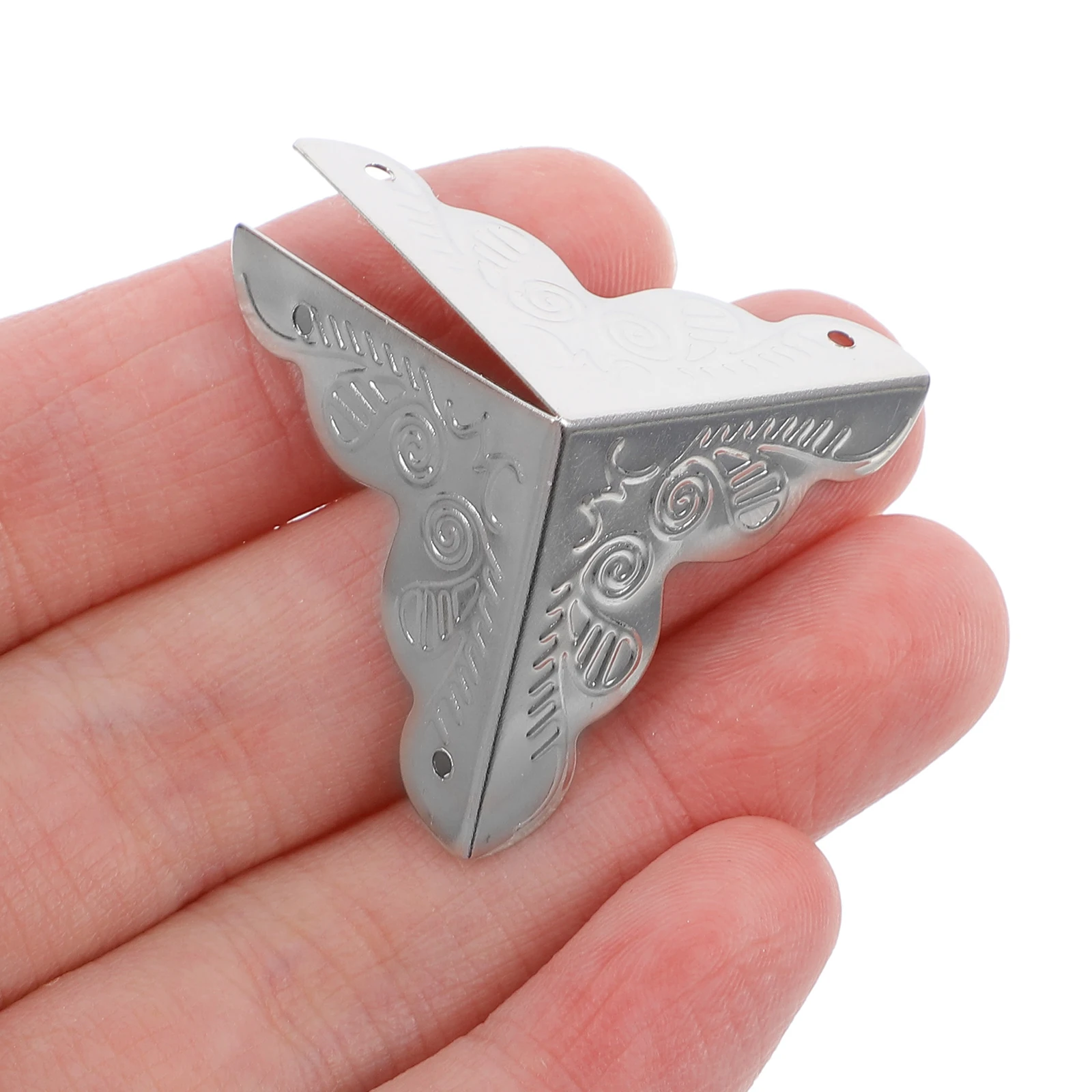 100pcs Wooden Box Corner Protector Metal Furniture Edge Brace Safety Guards for Jewelry Boxes Luggage Cabinet Decorative
100pcs Wooden Box Corner Protector Metal Furniture Edge Brace Safety Guards for Jewelry Boxes Luggage Cabinet Decorative
