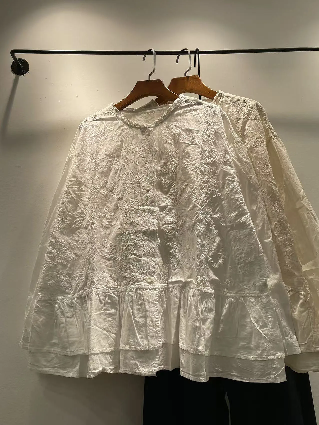 Spring 2026 Women's Loose Long Sve Embroidered round Ne irt Double Layer Lace Trim Cotton Breathable Comfortable Casua...
Spring 2026 Women's Loose Long Sve Embroidered round Ne irt Double Layer Lace Trim Cotton Breathable Comfortable Casua...