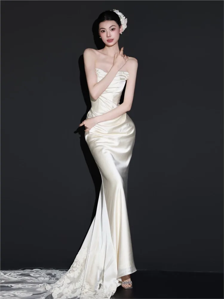 Strapless satin light luxury and niche fishtail style welcome exit gauze dress
Strapless satin light luxury and niche fishtail style welcome exit gauze dress