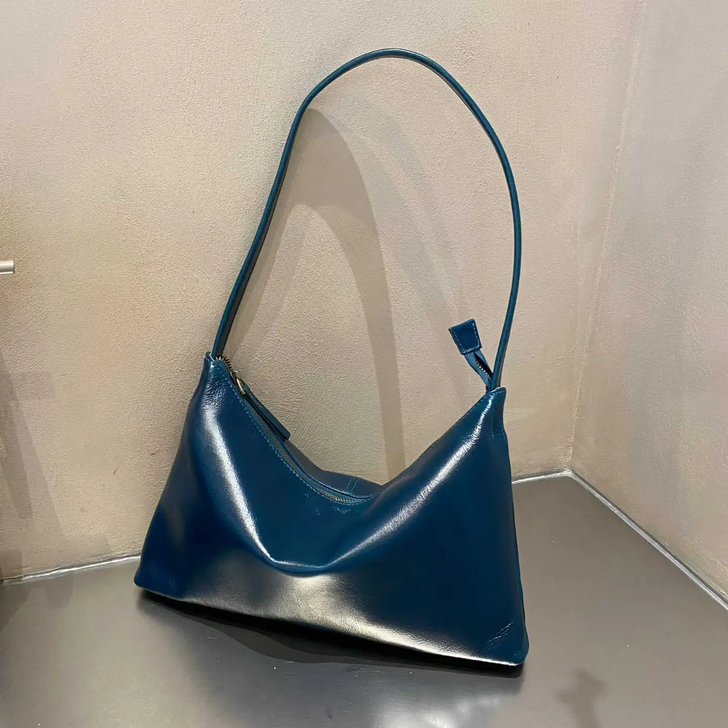 Women's Lightweight Casual Underarm Bag - Genuine Leather Versatile Cowhide Shoulder Crossbody, Shopping & Commuting Hobo Purse
Women's Lightweight Casual Underarm Bag - Genuine Leather Versatile Cowhide Shoulder Crossbody, Shopping & Commuting Hobo Purse