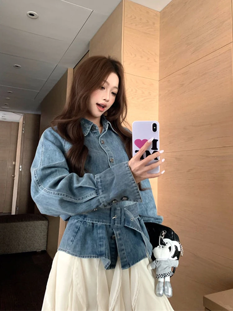 Chic Loose Fit Blue Jeans Shirt Women's Belted Slimming Long Sleeve Casual Fashion Korean Style Spring Summer New Arrival
Chic Loose Fit Blue Jeans Shirt Women's Belted Slimming Long Sleeve Casual Fashion Korean Style Spring Summer New Arrival