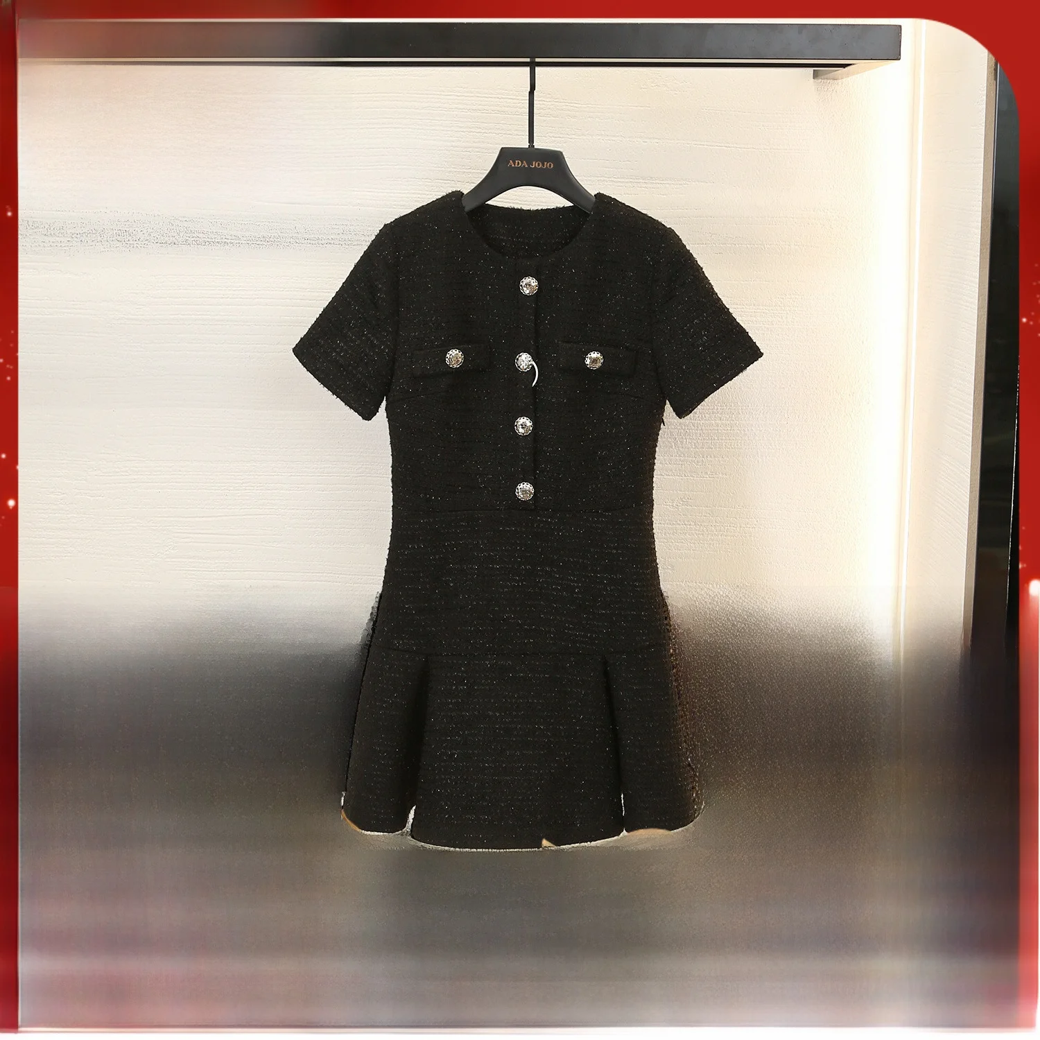 MaSandeM Новинка осенне-зимней коллекции: платье в стиле Хепберн с круглым вырезом, коротким рукавом, приталенное, с завышенной талией, фасон «рыбий хвост»
MaSandeM Новинка осенне-зимней коллекции: платье в стиле Хепберн с круглым вырезом, коротким рукавом, приталенное, с завышенной талией, фасон «рыбий хвост»