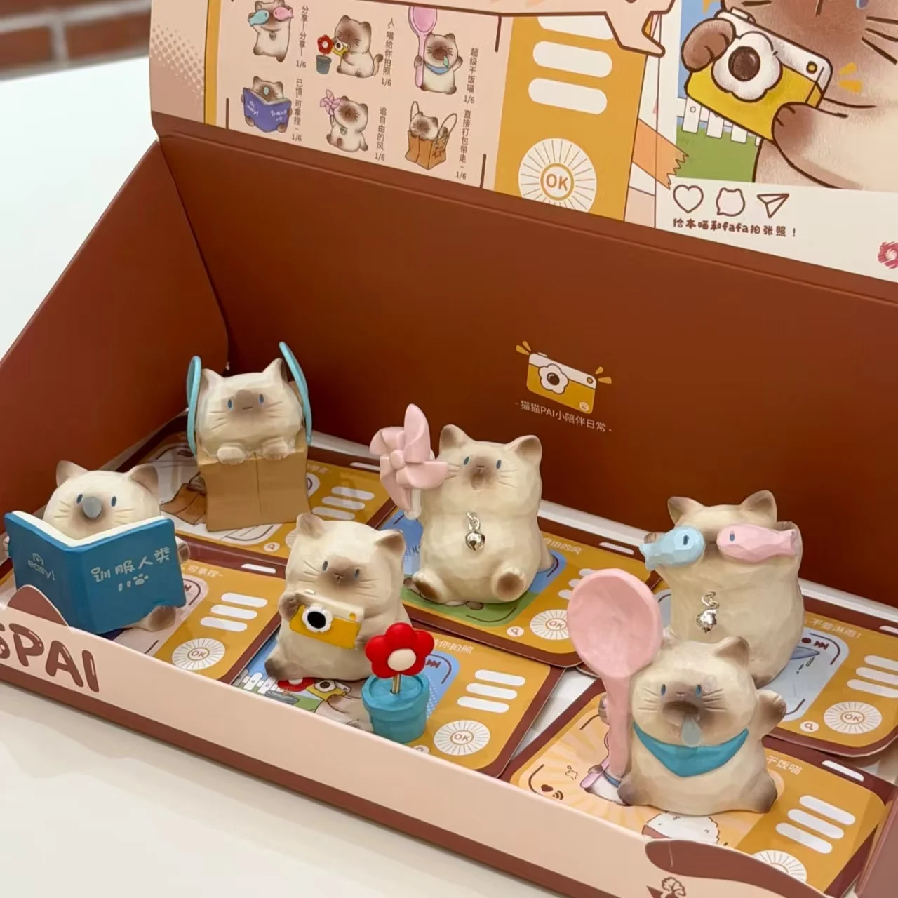 Горячее украшение для рабочего стола, милый кот Pai, маленький компаньон, ежедневный модный игровой тайный ящик, креативный подарок ручной работы, украшение, модель ручной работы
Горячее украшение для рабочего стола, милый кот Pai, маленький компаньон, ежедневный модный игровой тайный ящик, креативный подарок ручной работы, украшение, модель ручной работы