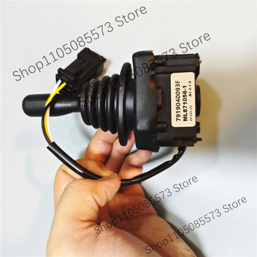 Контроллер электрического погрузчика с центральным джойстиком для погрузчика Linde 7919040093
Контроллер электрического погрузчика с центральным джойстиком для погрузчика Linde 7919040093