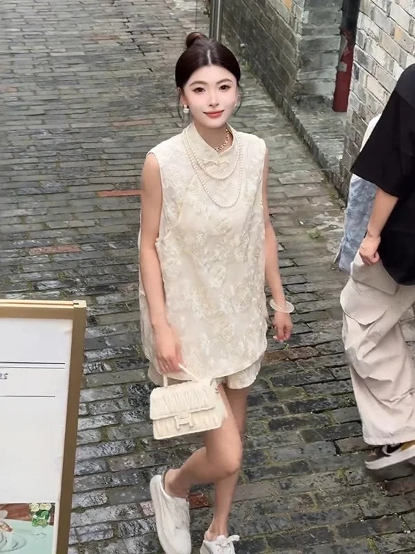 New Chinese Style Fashion Set Women's Sleeveless High Waist Short Pants Two-Piece Suit Summer 2025 High-End Feeling
New Chinese Style Fashion Set Women's Sleeveless High Waist Short Pants Two-Piece Suit Summer 2025 High-End Feeling