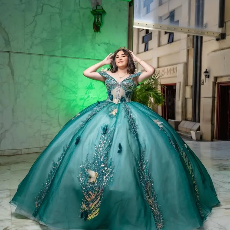 Customized green Quinceanera Dresses Off the Shoulder sequin applique Long tail 3D flower Vestido 15 Quinceanera
Customized green Quinceanera Dresses Off the Shoulder sequin applique Long tail 3D flower Vestido 15 Quinceanera