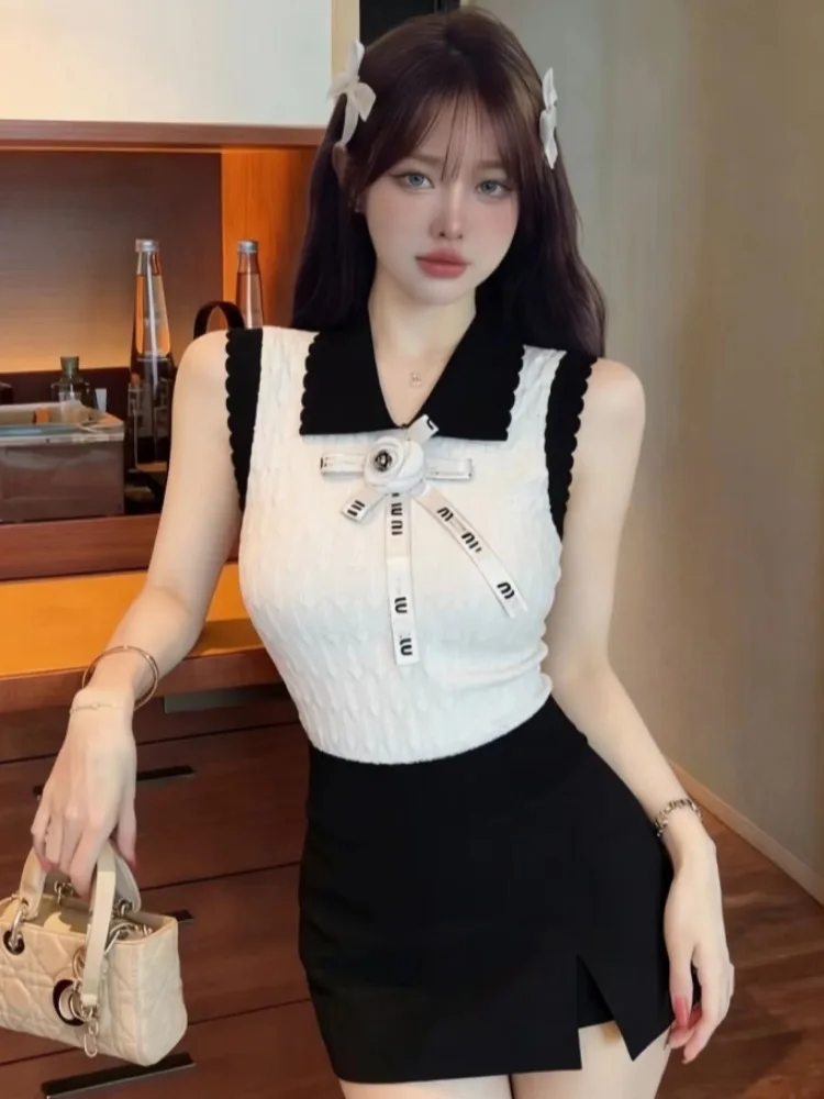Slim Fit Short Knitted Top with Knot Neck Design Sleeveless Two Tone Color Summer Versatile Fashion for Young Women
Slim Fit Short Knitted Top with Knot Neck Design Sleeveless Two Tone Color Summer Versatile Fashion for Young Women