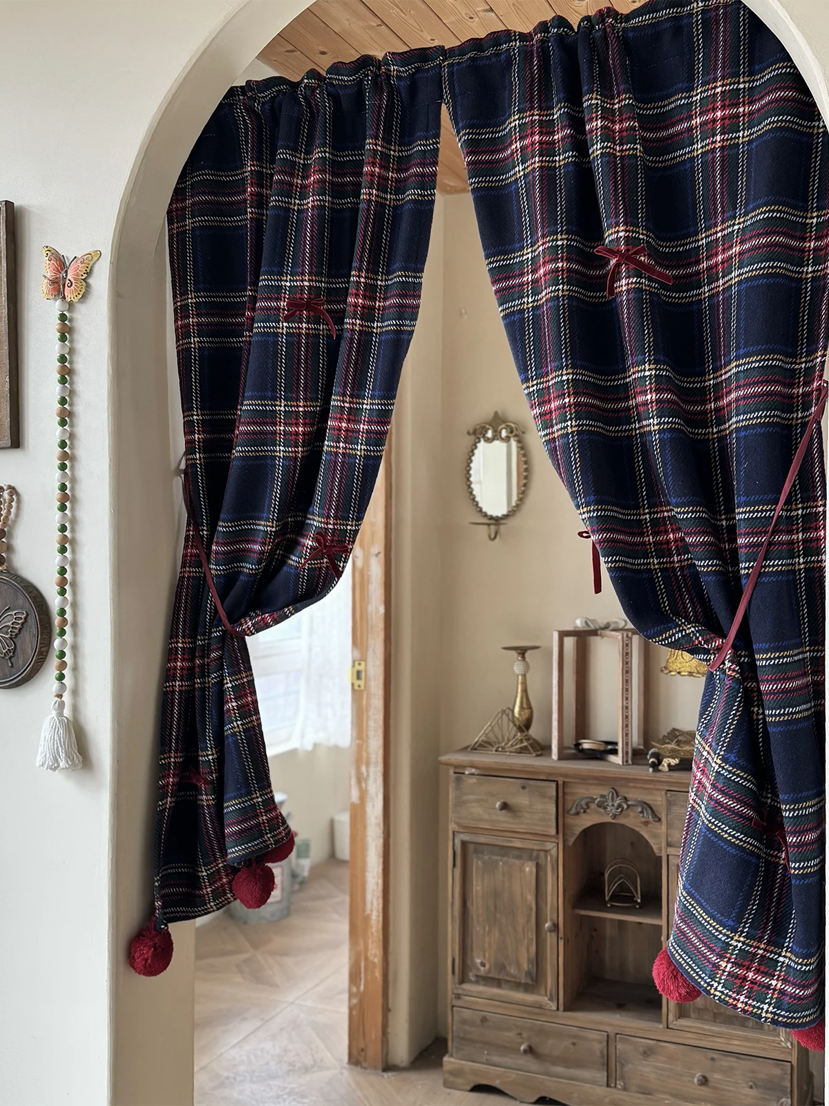 Wior Kiss Red Velvet Curtain with Knot Thiened Plaid Briti Sle Room Divider No Punching Required Rod Included
Wior Kiss Red Velvet Curtain with Knot Thiened Plaid Briti Sle Room Divider No Punching Required Rod Included