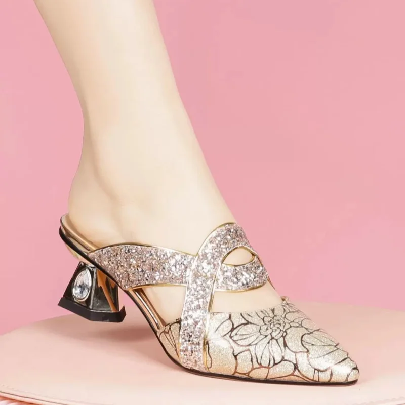 Women's Pointed Closed Toe Summer Hollow Out Comfortable Rhinestone Embellishment Slippers New 2026 Women Fashion Casual Sandals
Women's Pointed Closed Toe Summer Hollow Out Comfortable Rhinestone Embellishment Slippers New 2026 Women Fashion Casual Sandals