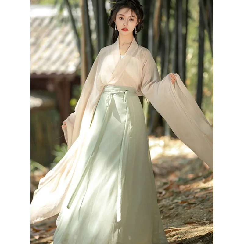 Elegant Hanfu, retro waist-length broken skirt, cold fairy style big sleeve shirt set
Elegant Hanfu, retro waist-length broken skirt, cold fairy style big sleeve shirt set