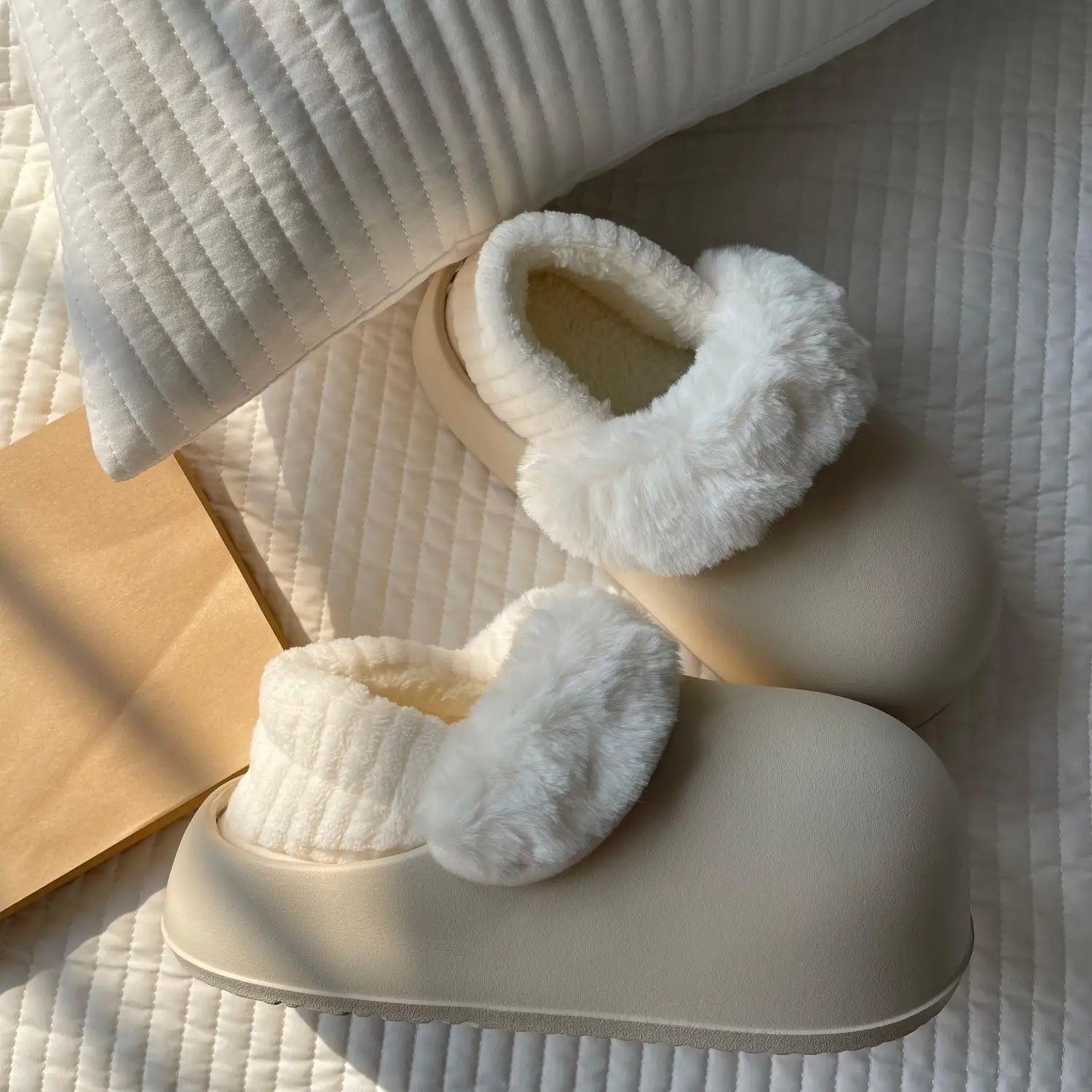 Winter new women's waterproof cotton slippers bag heel flat-bottomed indoor home and outdoor wear casual warm plush cotton shoes
Winter new women's waterproof cotton slippers bag heel flat-bottomed indoor home and outdoor wear casual warm plush cotton shoes