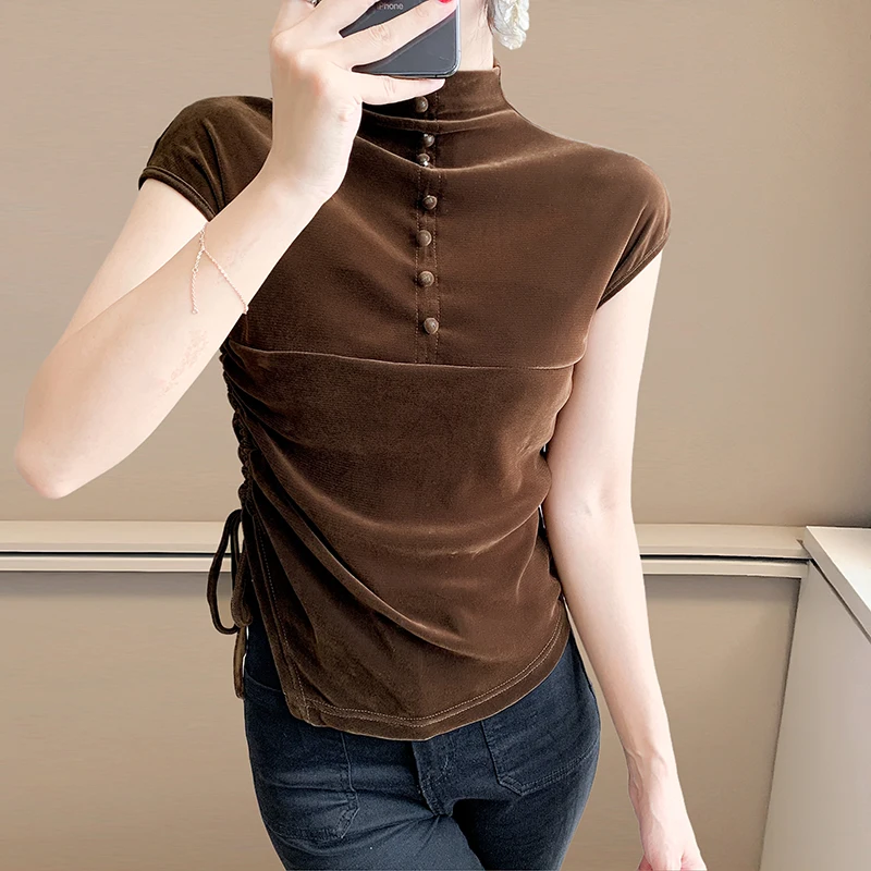 Двусторонний бархатный топ на осень 2025: воротник-стойка, шнурок и пуговицы, универсальная асимметричная двусторонняя футболка спереди и сзади. 
Двусторонний бархатный топ на осень 2025: воротник-стойка, шнурок и пуговицы, универсальная асимметричная двусторонняя футболка спереди и сзади.