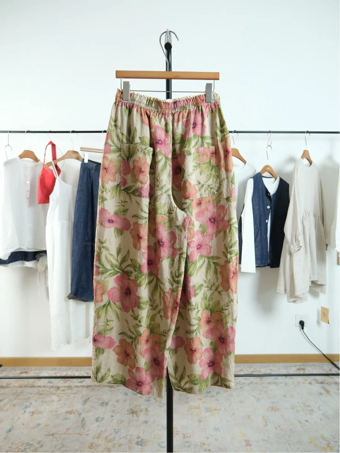 Summer New Retro Artistic Print Linen Wide Leg Pants Loose Women's plus Size Elastic Waist Lace Casual Trousers Long Pants
Summer New Retro Artistic Print Linen Wide Leg Pants Loose Women's plus Size Elastic Waist Lace Casual Trousers Long Pants