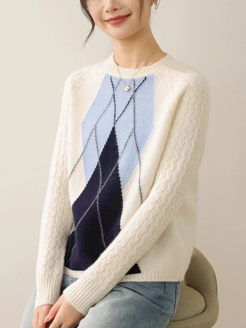 2025 женские вязаные пуловеры из 100% шерсти, осень-зима, новый свитер с ромбовидным узором, модный теплый свободный трикотаж с круглым вырезом, топ
2025 женские вязаные пуловеры из 100% шерсти, осень-зима, новый свитер с ромбовидным узором, модный теплый свободный трикотаж с круглым вырезом, топ