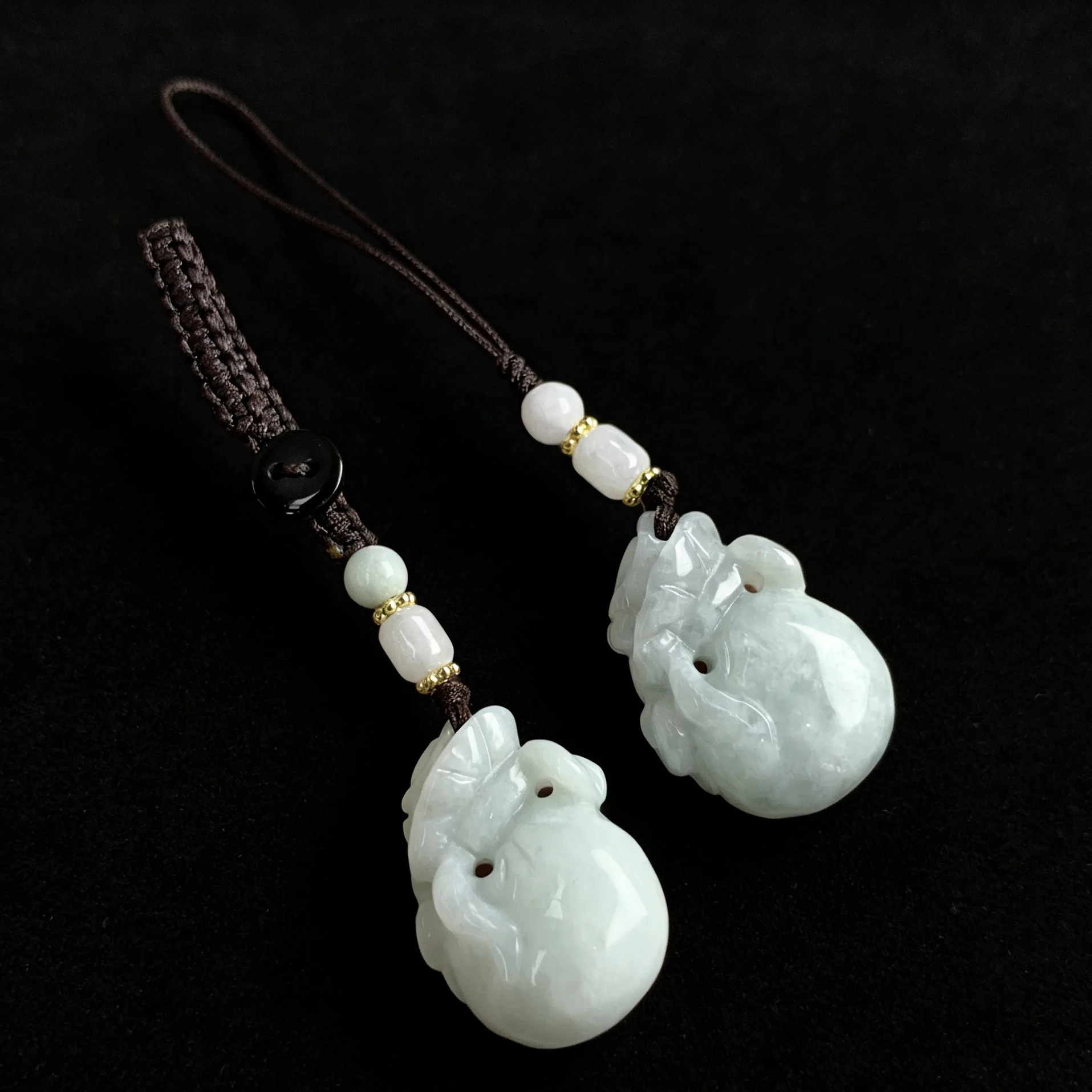 Natural Myanmar A-grade Jade Phone Chain Money Bag Pendant Ice Glutinous Seed Jadeite Key Pendant For Women's Jewelry Wholesale
Natural Myanmar A-grade Jade Phone Chain Money Bag Pendant Ice Glutinous Seed Jadeite Key Pendant For Women's Jewelry Wholesale