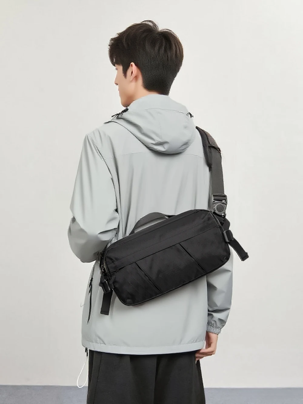 Lightweight Men's Crossbody Bag for Commuting Small Mobile Phone Bag Casual Sle Soft Handle Zipper Closure oulder Bag
Lightweight Men's Crossbody Bag for Commuting Small Mobile Phone Bag Casual Sle Soft Handle Zipper Closure oulder Bag