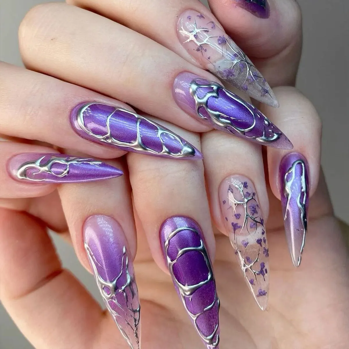 24Pcs Long Stiletto Press on Nails Purple Gradient Flower Fake Nail Full Cover Silver Irregular Design Wearable False Nails Tips
24Pcs Long Stiletto Press on Nails Purple Gradient Flower Fake Nail Full Cover Silver Irregular Design Wearable False Nails Tips