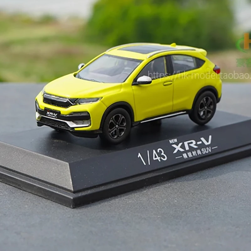 Литая в масштабе 1:43 оригинальная модель модели автомобиля из сплава 2019 готовый продукт Коллекция игрушек подарок статическая модель дисплей
Литая в масштабе 1:43 оригинальная модель модели автомобиля из сплава 2019 готовый продукт Коллекция игрушек подарок статическая модель дисплей