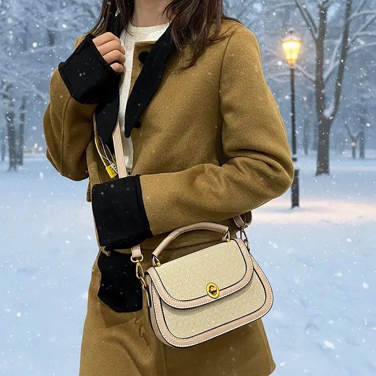 Новая женская сумка-седло 2026 года: ретро-стиль, замшевая текстура, треугольная пряжка, универсальная, на плечо, через плечо, ручная
Новая женская сумка-седло 2026 года: ретро-стиль, замшевая текстура, треугольная пряжка, универсальная, на плечо, через плечо, ручная