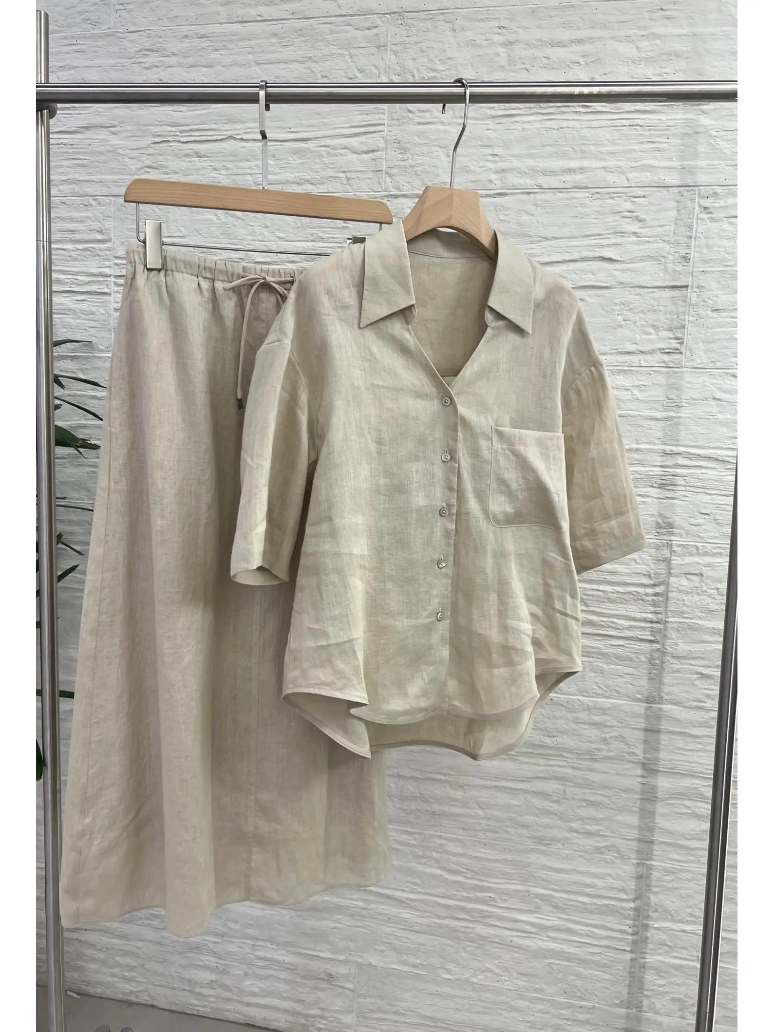 Linen shirt with elastic waistband and drawstring minimalist vintage style mid sleeved linen half skirt set fashionable
Linen shirt with elastic waistband and drawstring minimalist vintage style mid sleeved linen half skirt set fashionable