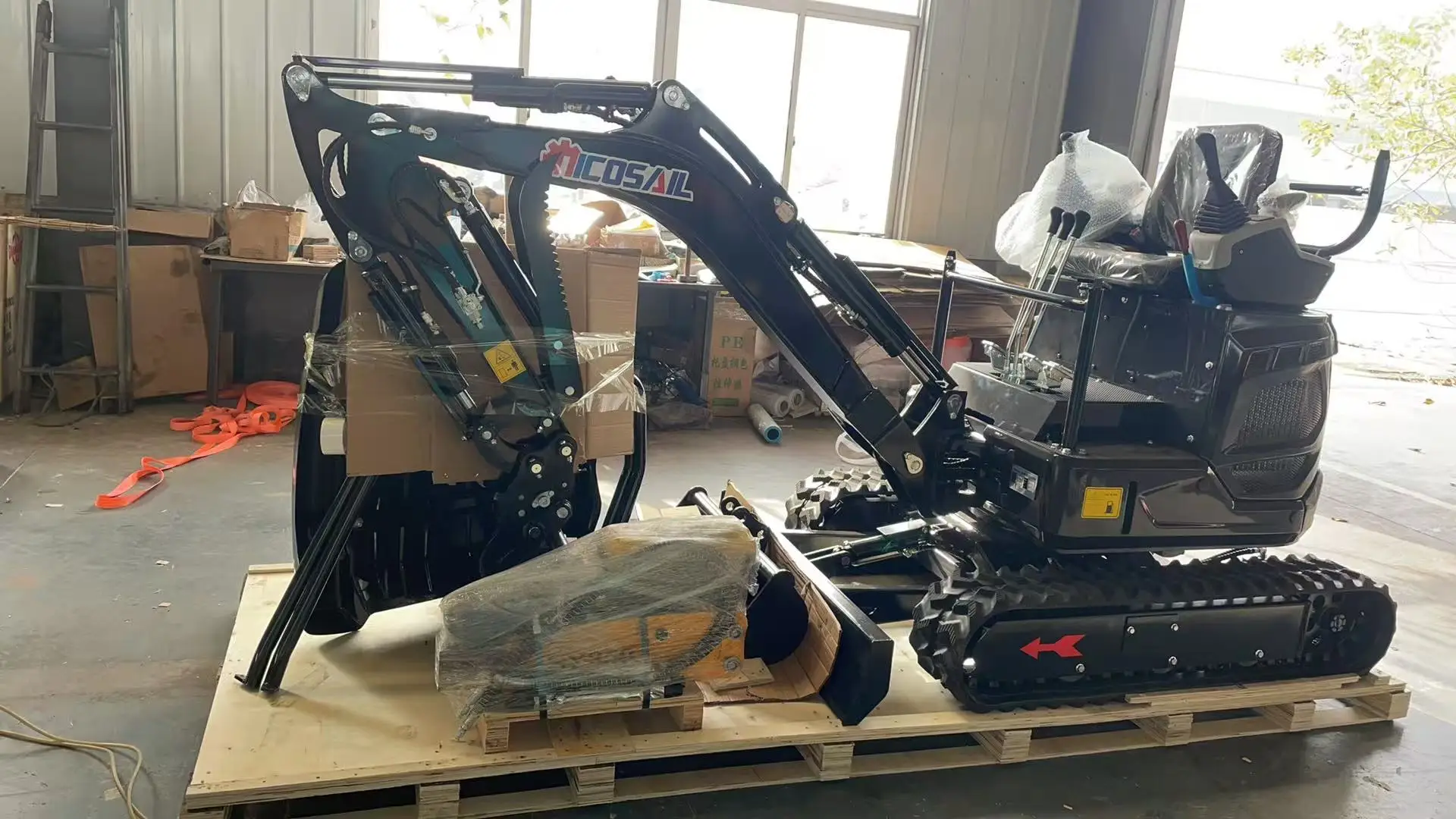 Small tracked excavator 1.2-ton compact construction machinery rubber tracked bulldozer suitable for Spain, UK, Australia
Small tracked excavator 1.2-ton compact construction machinery rubber tracked bulldozer suitable for Spain, UK, Australia