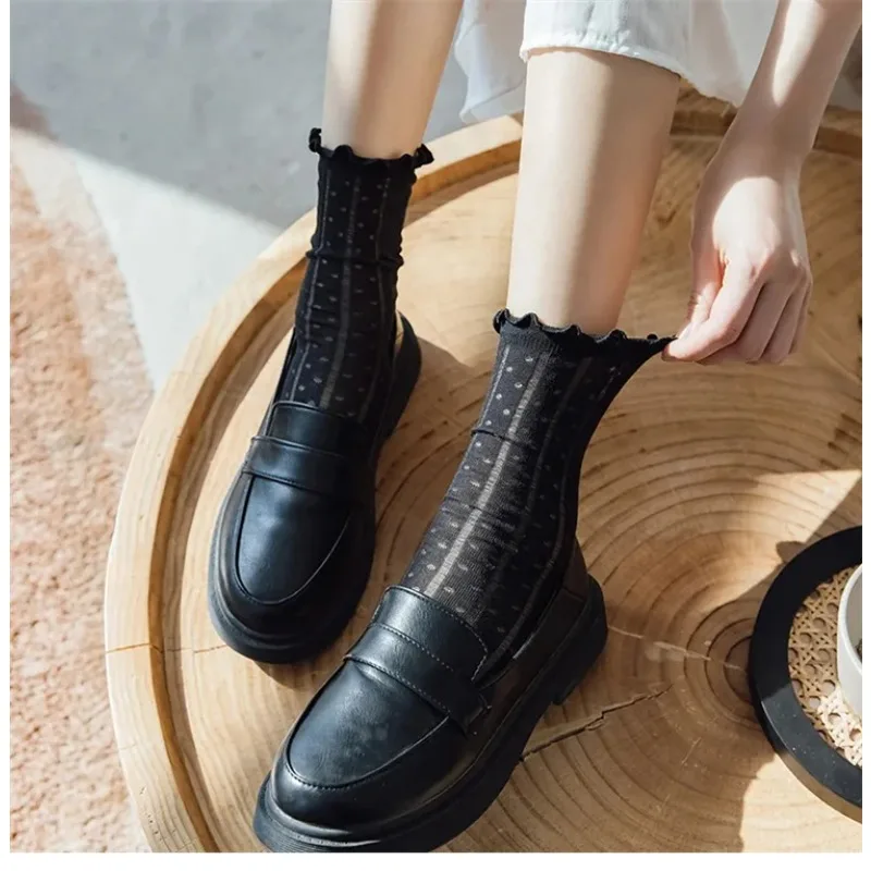 Spring and summer women's lace socks JK cute and comfortable mid length socks white women's thin style versatile
Spring and summer women's lace socks JK cute and comfortable mid length socks white women's thin style versatile