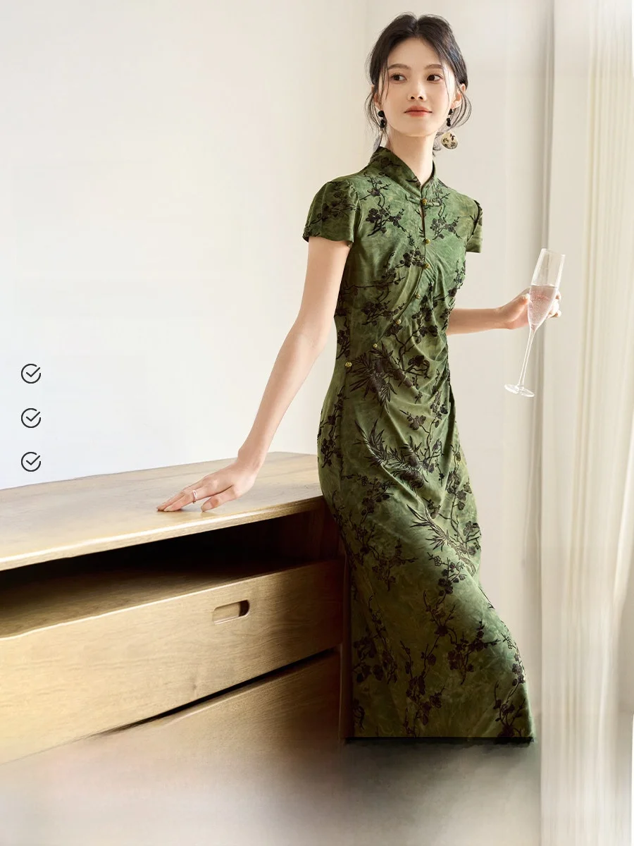 New Chinese Style Gradient Mommy Dress Women's Modified Skirt Short Sleeve Slimming Waist Design Summer 2026 Fashion
New Chinese Style Gradient Mommy Dress Women's Modified Skirt Short Sleeve Slimming Waist Design Summer 2026 Fashion