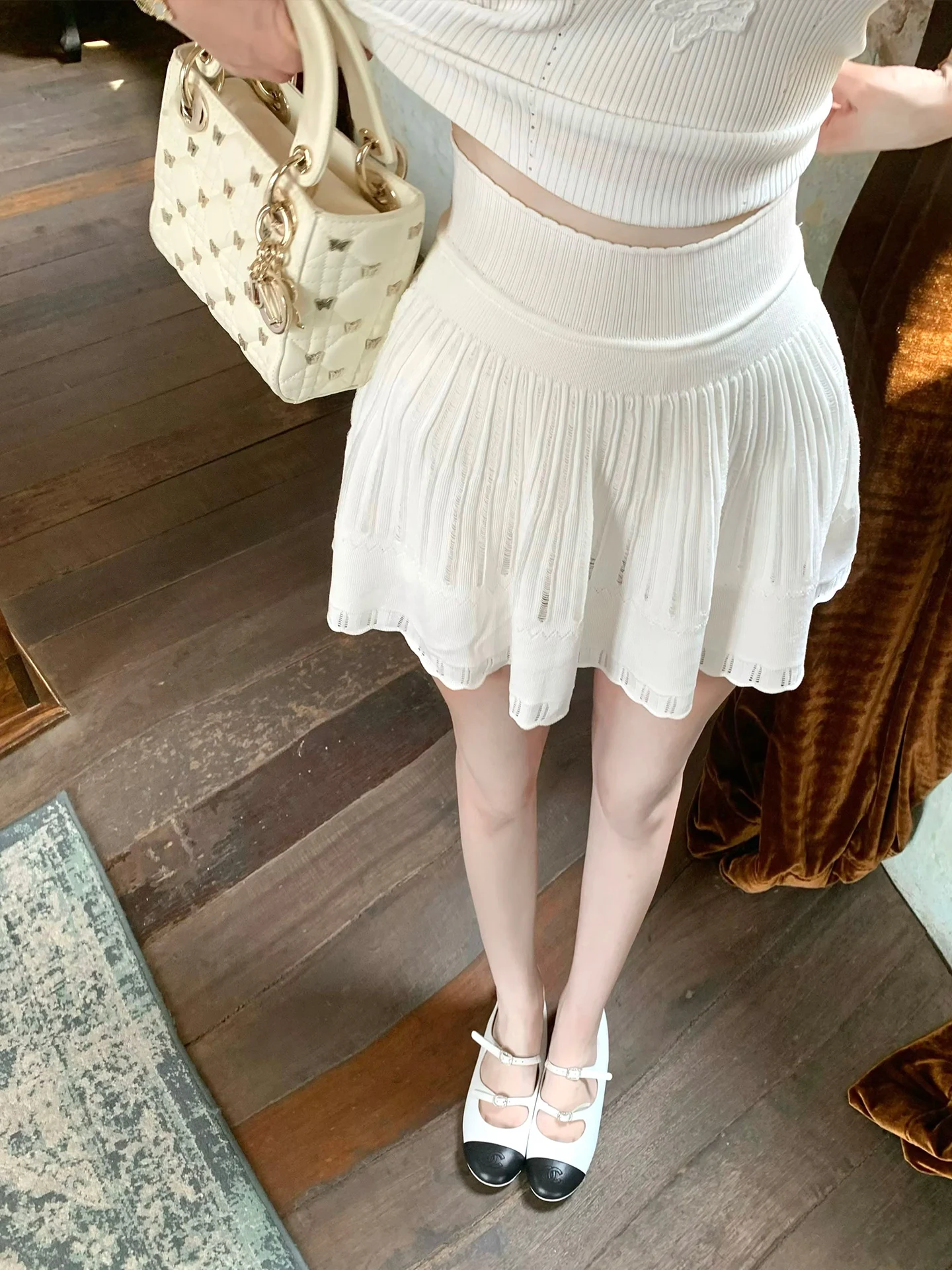 J Studio Universal Skirt High Waist Hollow out A-Line Hip Covering Versatile Bla White f-length Skirts for Women
J Studio Universal Skirt High Waist Hollow out A-Line Hip Covering Versatile Bla White f-length Skirts for Women