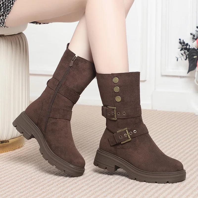 4.5cm All Match Retro Elegant Women's Shoes Mid Leg Motorcycle Boots 2025 Winter Suede Leather Warm Fur Boots Office Work Mom
4.5cm All Match Retro Elegant Women's Shoes Mid Leg Motorcycle Boots 2025 Winter Suede Leather Warm Fur Boots Office Work Mom