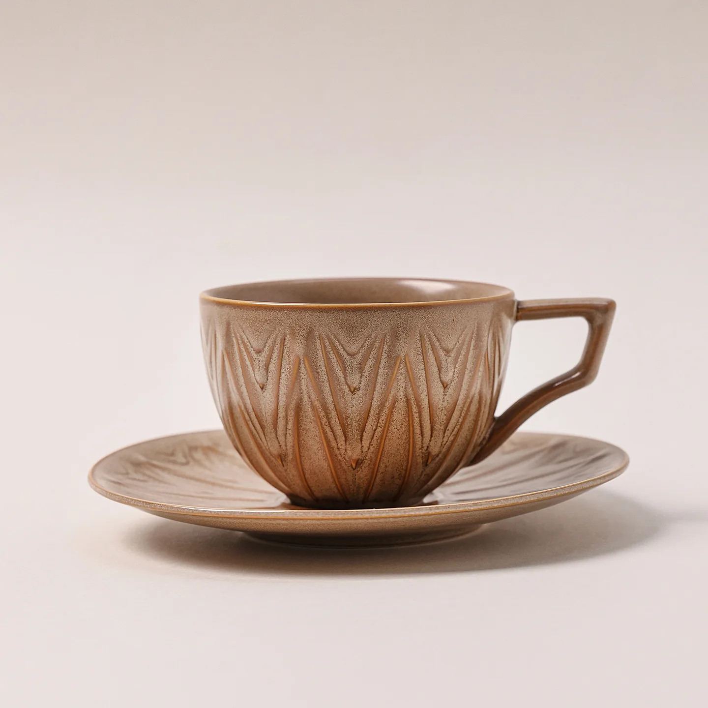 Zml coffee mug ceramic mug high-value latte art cup afternoon tea cup and saucer set
Zml coffee mug ceramic mug high-value latte art cup afternoon tea cup and saucer set