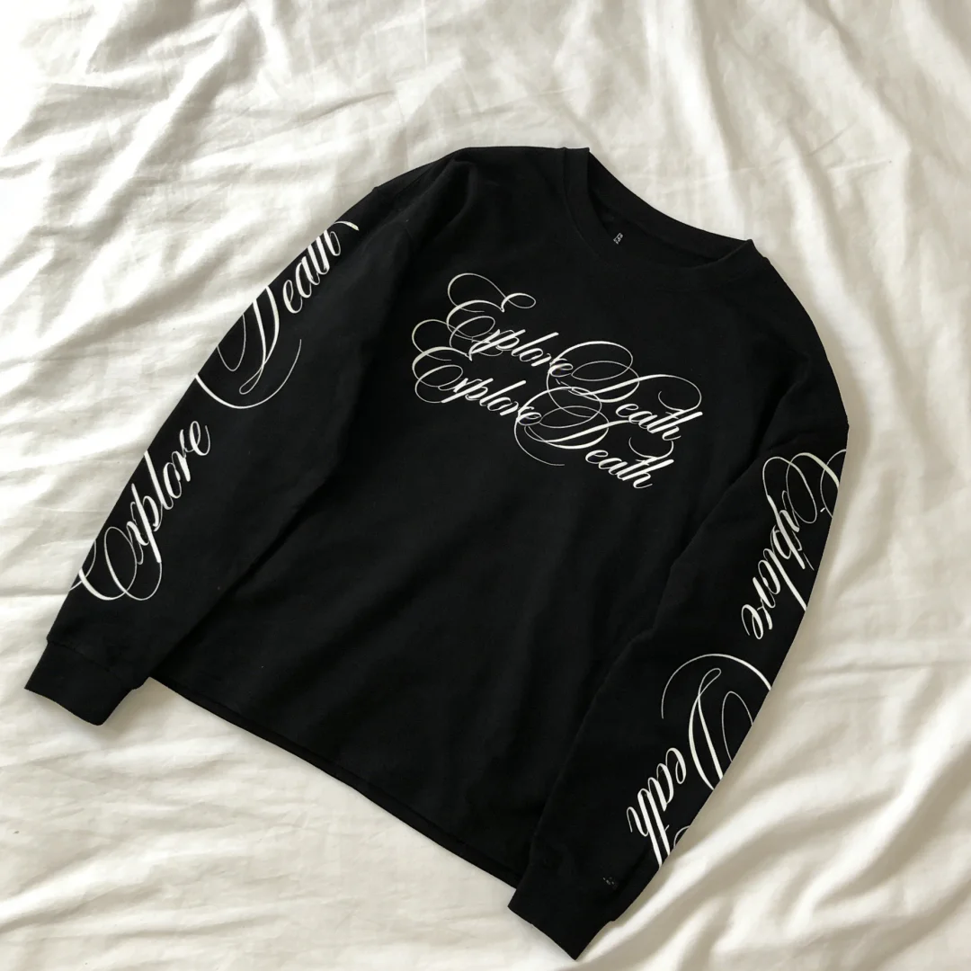 Black Oversized Sweatshirt Women 2026 Script & Sleeve Print Detail Crew Neck Drop Shoulder Y2K Aesthetic Streetwear
Black Oversized Sweatshirt Women 2026 Script & Sleeve Print Detail Crew Neck Drop Shoulder Y2K Aesthetic Streetwear