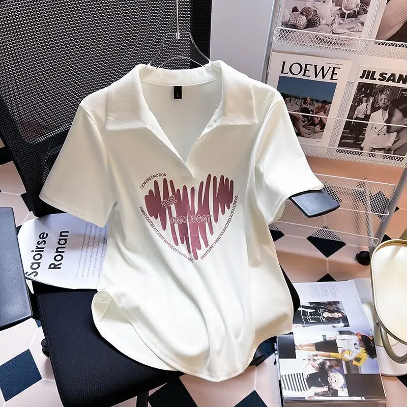 2023 New Summer Fashion Trend Fresh V-neck Love Print Front Shoulder Hem Irregular Slimming Casual Comfort Oversized T-shirt
2023 New Summer Fashion Trend Fresh V-neck Love Print Front Shoulder Hem Irregular Slimming Casual Comfort Oversized T-shirt