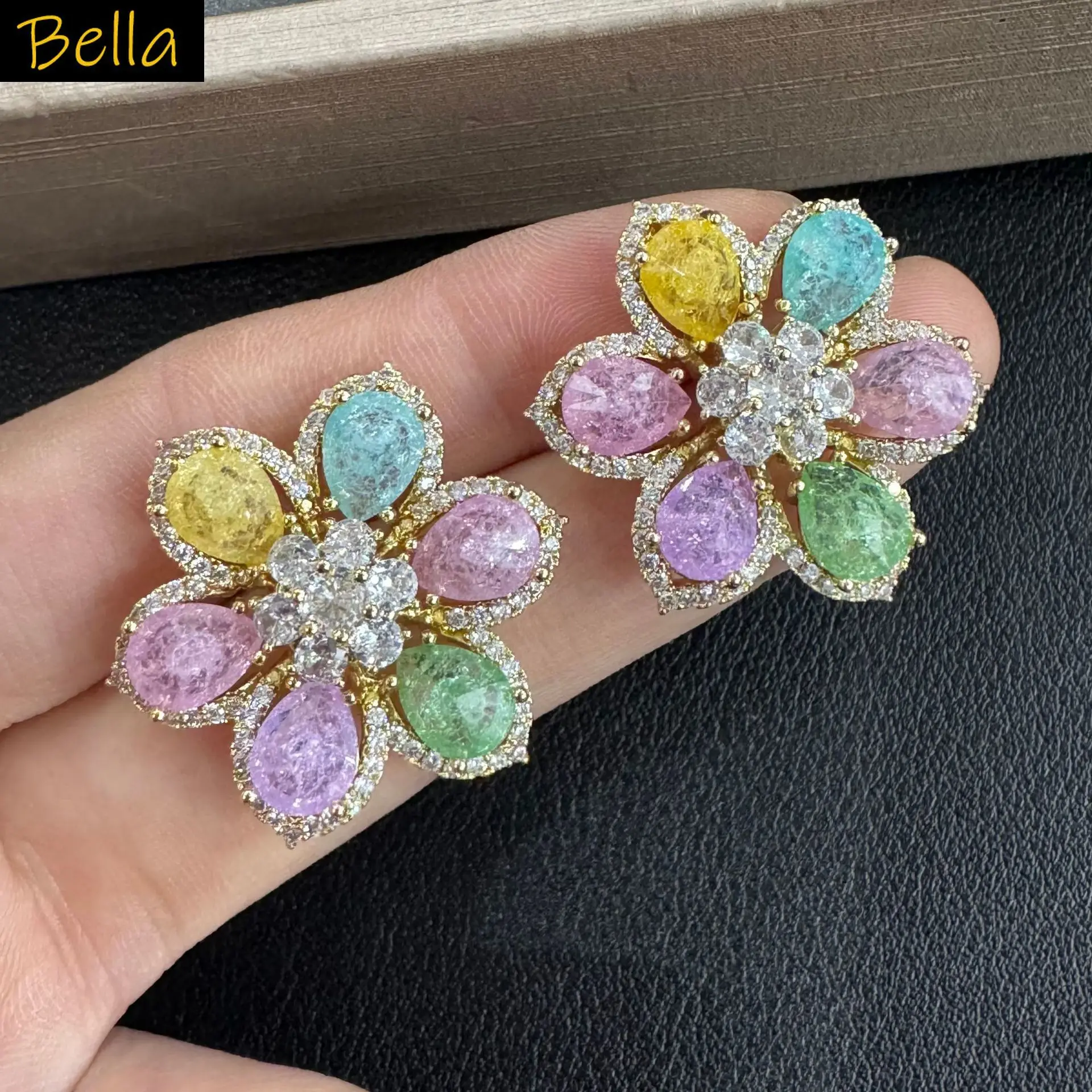 Ice Flower Effect Multi Color Flower Stud Earrings Cubic Zirconia Statement Jewelry for Banquet Party daily wear women gift
Ice Flower Effect Multi Color Flower Stud Earrings Cubic Zirconia Statement Jewelry for Banquet Party daily wear women gift