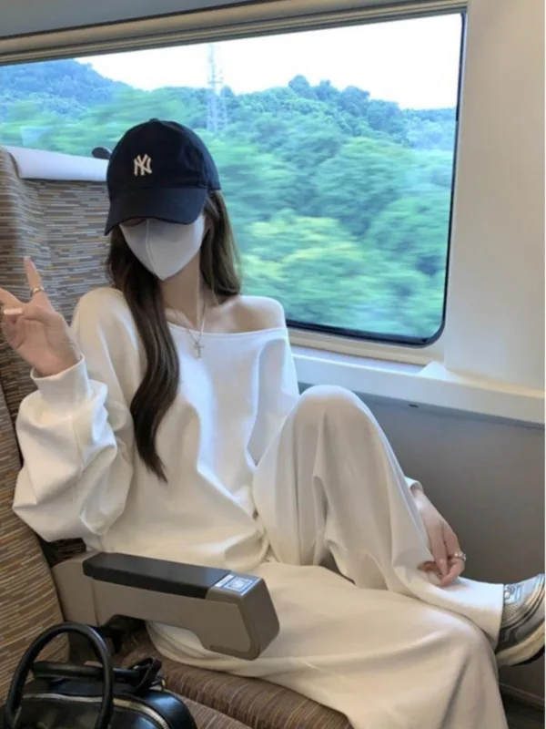 Свободный крой, корейский стиль, модный белый свитшот с открытыми плечами для женщин, трендовый пуловер с капюшоном для ранней осени
Свободный крой, корейский стиль, модный белый свитшот с открытыми плечами для женщин, трендовый пуловер с капюшоном для ранней осени