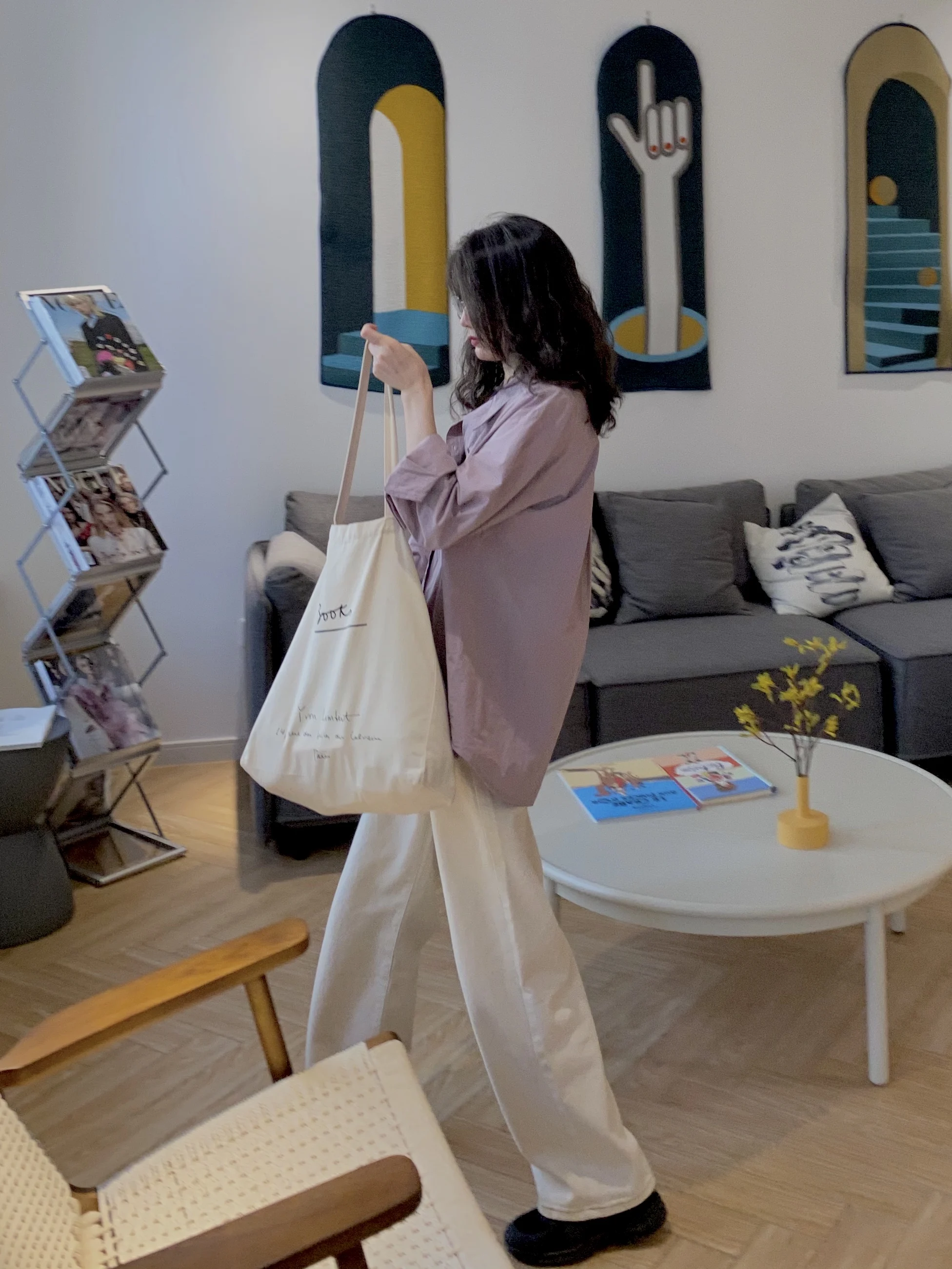 Свободная женская блузка из чистого хлопка фиолетового цвета, универсальная, в корейском стиле, с воротником, длинными рукавами, для весенне-летнего сезона
Свободная женская блузка из чистого хлопка фиолетового цвета, универсальная, в корейском стиле, с воротником, длинными рукавами, для весенне-летнего сезона