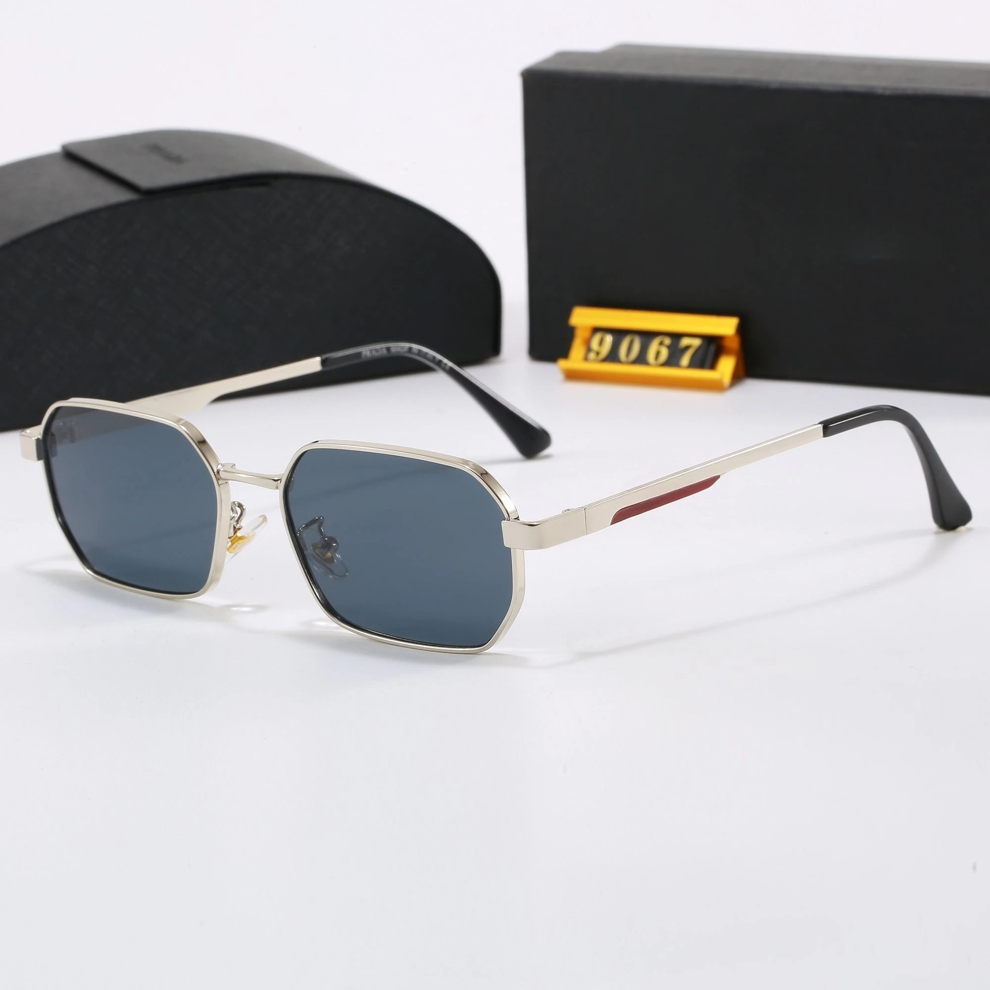 Luxury Sports Surround Sunglasses, Polarized UV400, Windproof and Anti-glare Sunglasses, Climbing Glasses, Holiday Gift
Luxury Sports Surround Sunglasses, Polarized UV400, Windproof and Anti-glare Sunglasses, Climbing Glasses, Holiday Gift