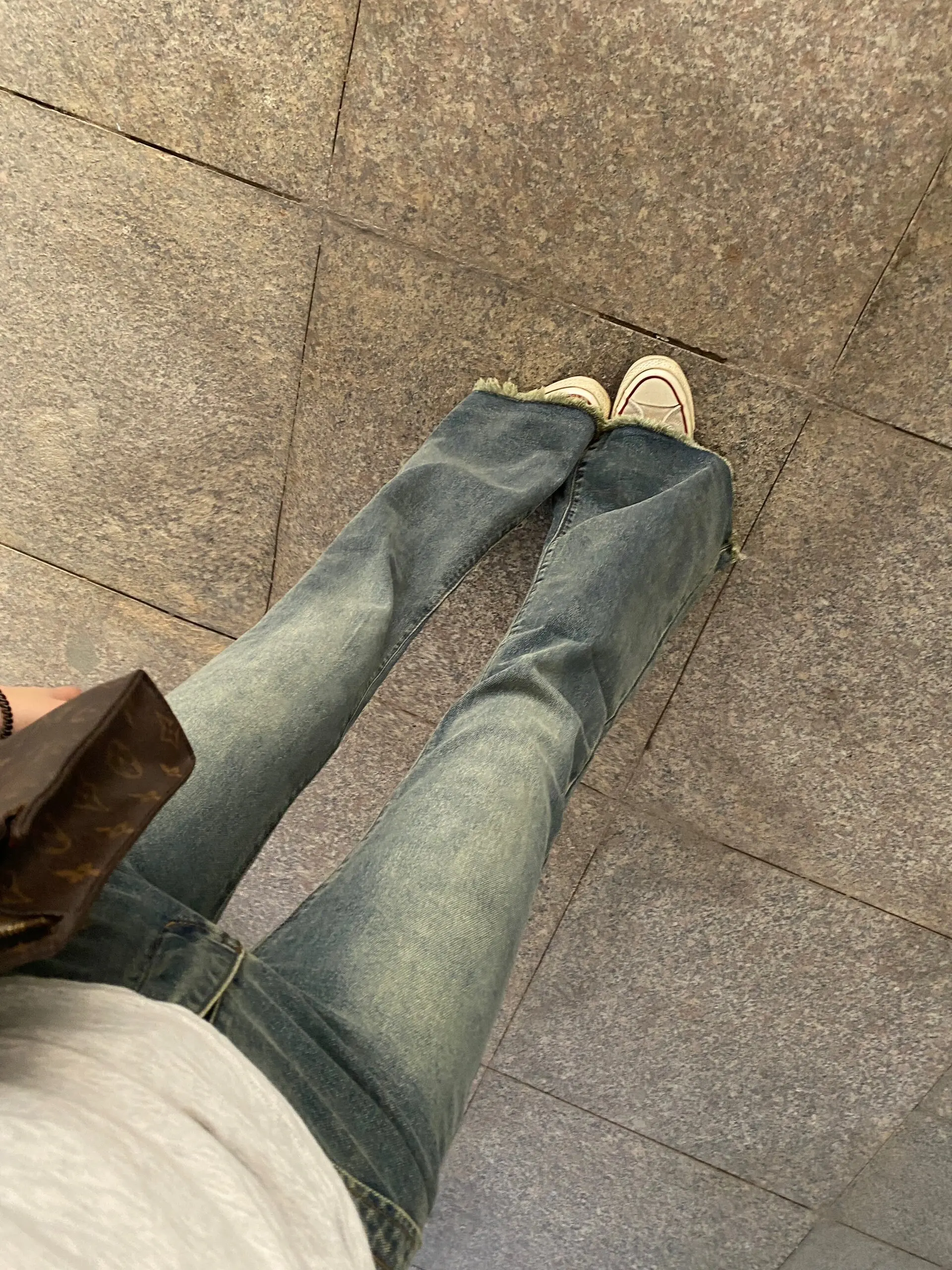 American Retro High Street Micro Flare Denim Jeans Women's New Design Sensation Frayed High Waist Slimming Elastic Hoof...
American Retro High Street Micro Flare Denim Jeans Women's New Design Sensation Frayed High Waist Slimming Elastic Hoof...