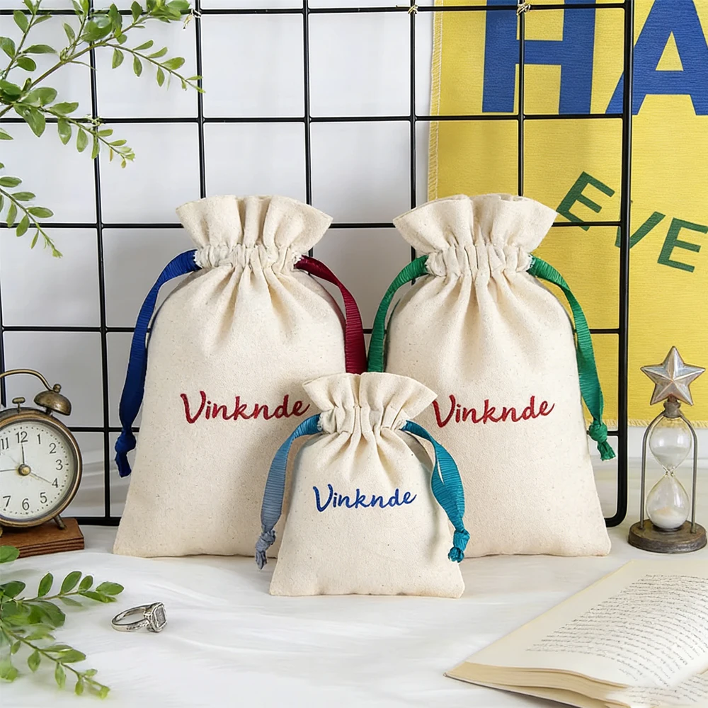 8*10cm Custom Logo Nature Cotton Canvas Jewelry Package Drawstring Pouch with Ribbon Beige Organic Cloth Fabric Small Dust Bags
8*10cm Custom Logo Nature Cotton Canvas Jewelry Package Drawstring Pouch with Ribbon Beige Organic Cloth Fabric Small Dust Bags