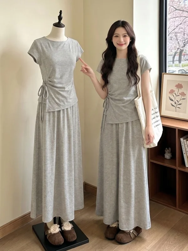 plus Size Women's Grey Slimming Waist Two-Piece Set Summer Fashion Pear Shape Ensemble Casual Commute Style Short Sleeve T-Shirt
plus Size Women's Grey Slimming Waist Two-Piece Set Summer Fashion Pear Shape Ensemble Casual Commute Style Short Sleeve T-Shirt