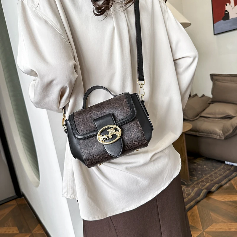 Diaper Bag Elegant Casual Leather Handbag Luxury Designer Crossbody Satchel For Women Stylish Retro Tote Bag
Diaper Bag Elegant Casual Leather Handbag Luxury Designer Crossbody Satchel For Women Stylish Retro Tote Bag