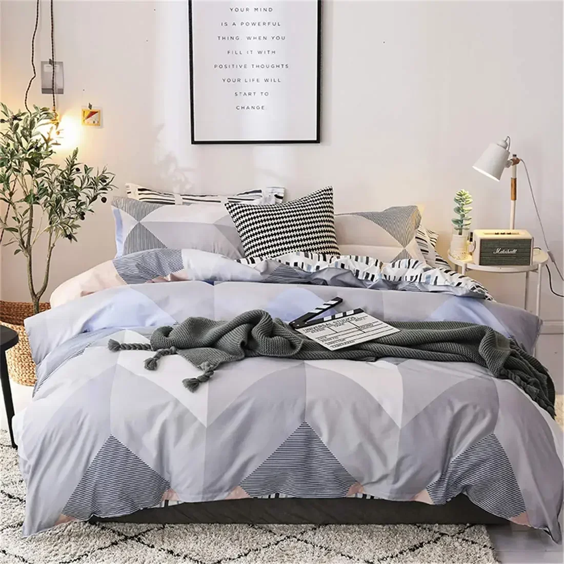 Duvet Cover Set Bedding Set White Black Geometric Bedding with Zipper Ties Triangle Print 2 Pillowcases Hotel Quality Soft
Duvet Cover Set Bedding Set White Black Geometric Bedding with Zipper Ties Triangle Print 2 Pillowcases Hotel Quality Soft