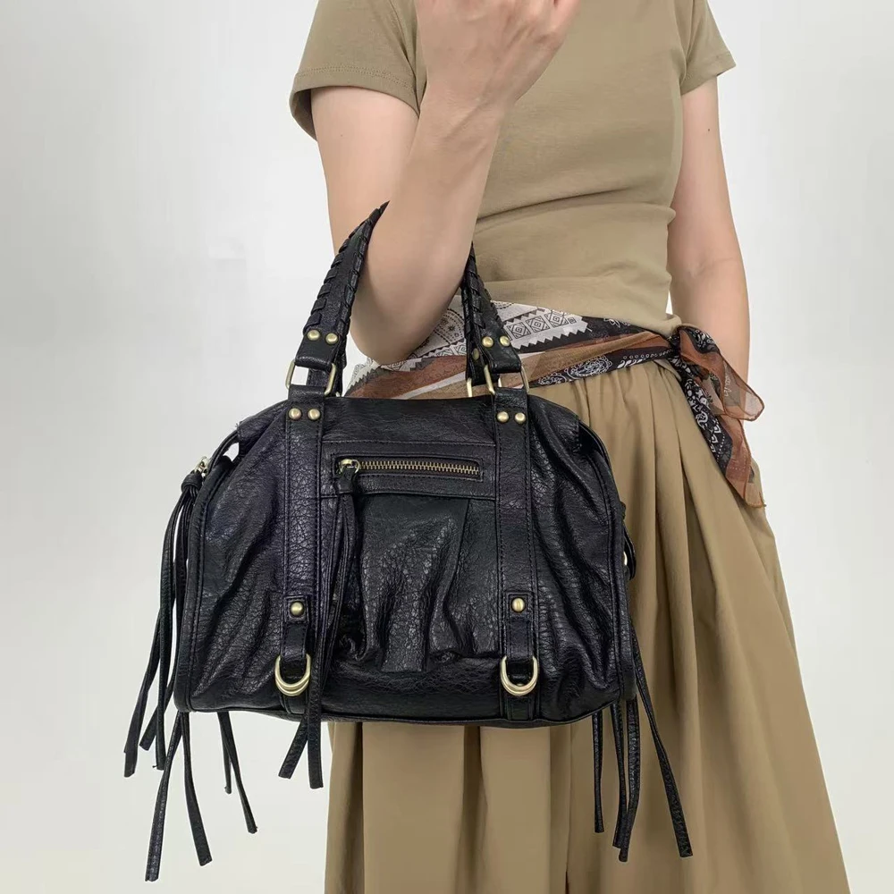 SHELKSBAG Women Ladies Fashion Personality Tassel Y2k Motorcycle Biker Bag with Multi Pockets Retro Cool Girl Handle Handbags
SHELKSBAG Women Ladies Fashion Personality Tassel Y2k Motorcycle Biker Bag with Multi Pockets Retro Cool Girl Handle Handbags