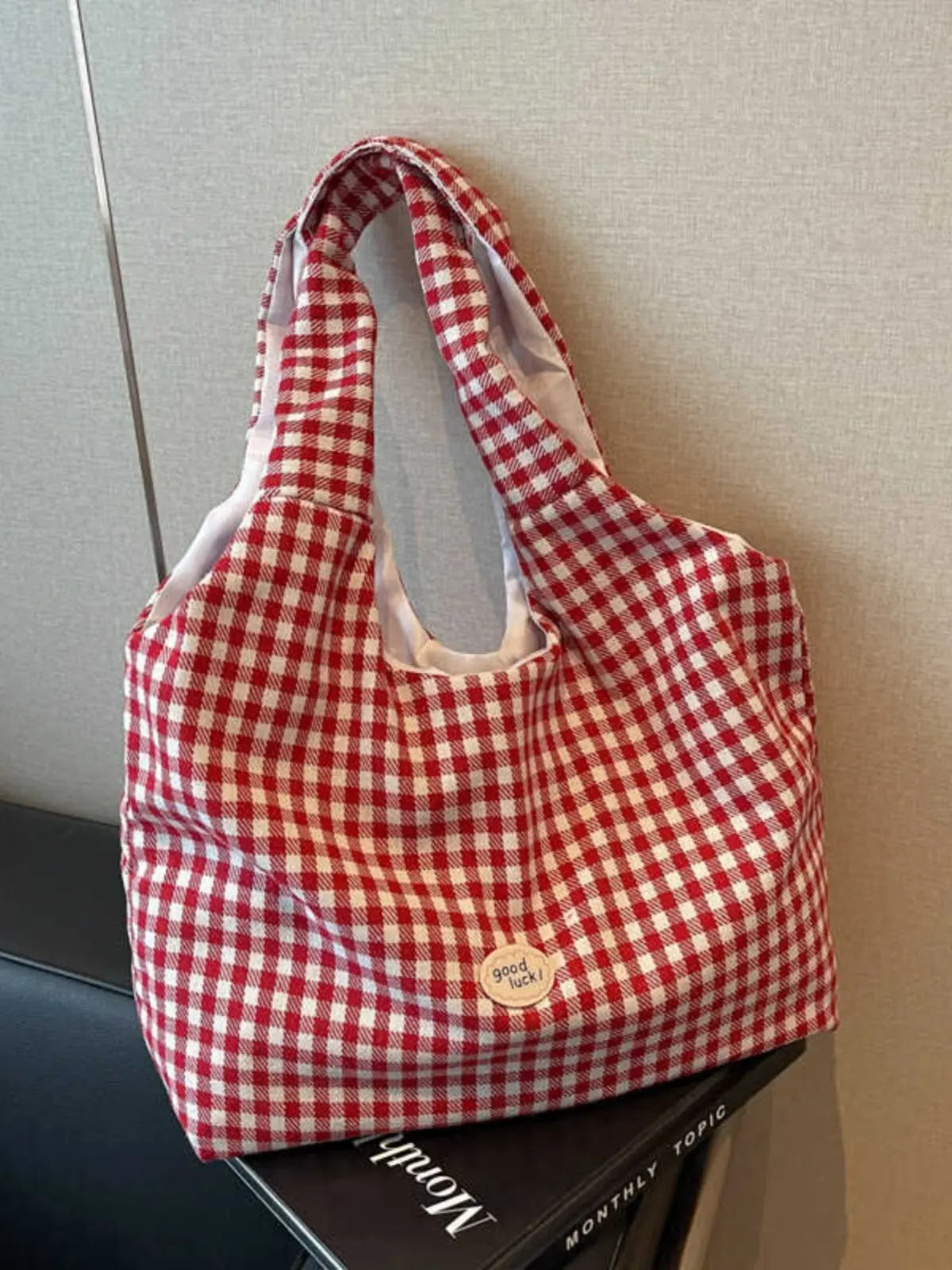 Japanese Style Red Plaid Tote Bag Large Capacity Shoulder Bags Women Daily Top Handle Literary Fresh Versatile Commuter Bag
Japanese Style Red Plaid Tote Bag Large Capacity Shoulder Bags Women Daily Top Handle Literary Fresh Versatile Commuter Bag