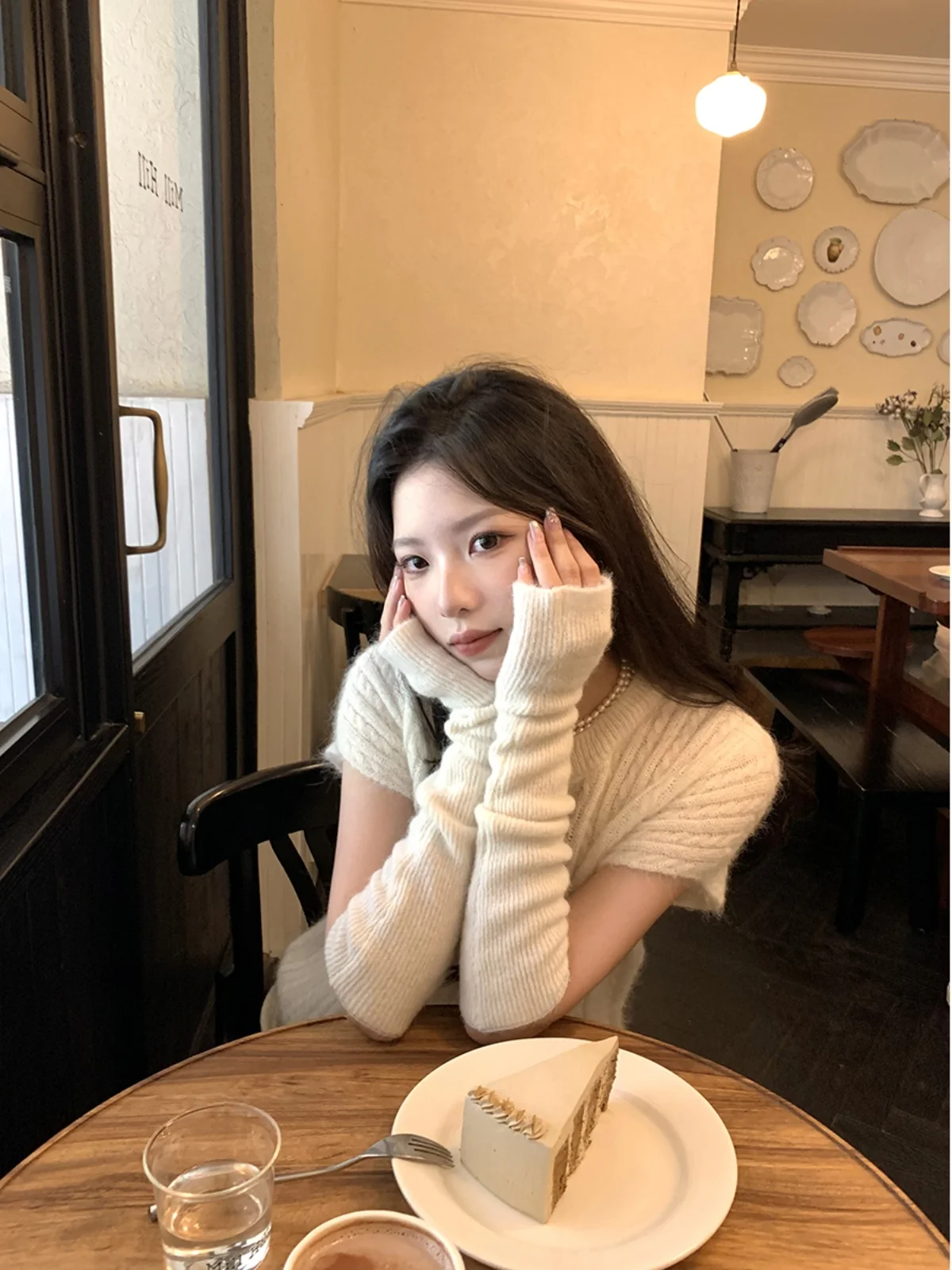 Женский вязаный свитер Iceollo с круглым вырезом и коротким рукавом, укороченный, в стиле Lazy Style, модный топ для осеннего сезона
Женский вязаный свитер Iceollo с круглым вырезом и коротким рукавом, укороченный, в стиле Lazy Style, модный топ для осеннего сезона